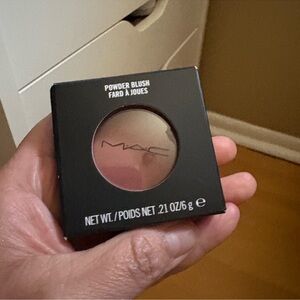 MAC Cosmetics Powder Blush - in DESERT ROSE Soft Pink Brand New Never Used